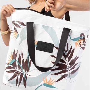 BNWT Aloha Collection Day Tripper